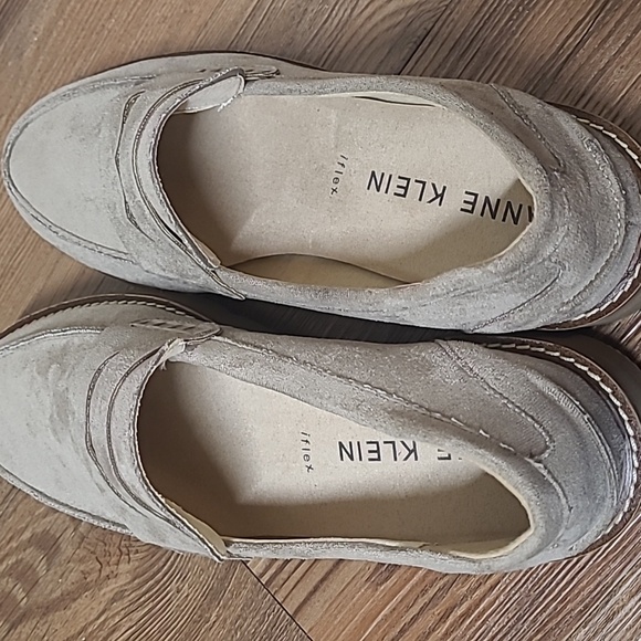 Anne Klein Tan‎ Suede Loafers - Picture 5 of 6